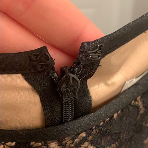 Cache lace dress  - Picture 11 of 11